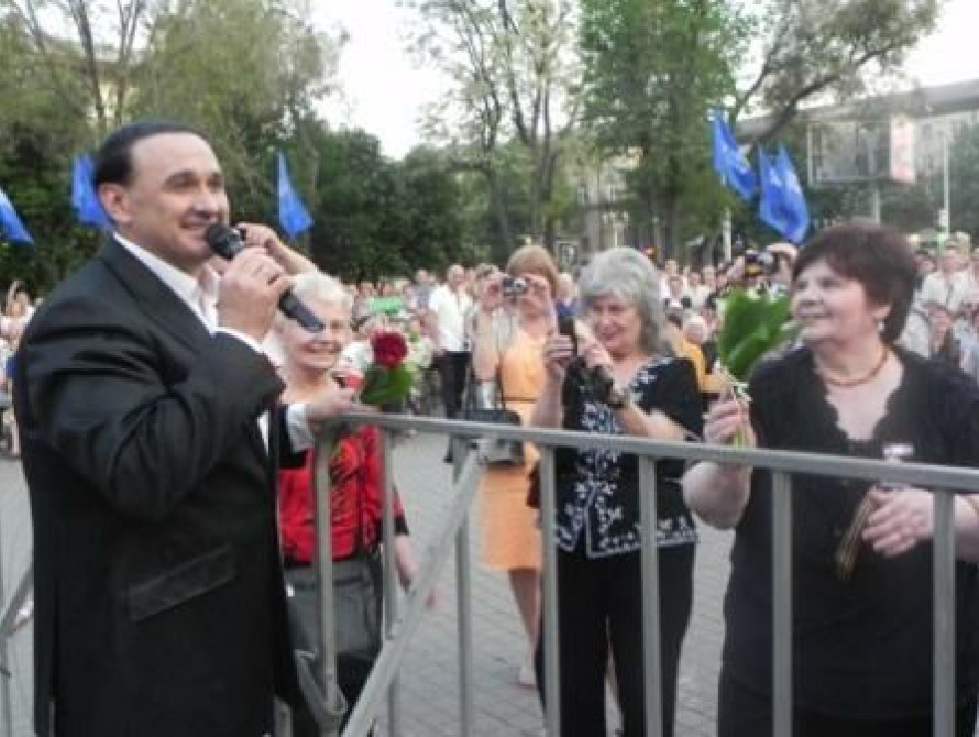 Владимир Гришко  в Запорожье усиленно рекламировал Партию регионов