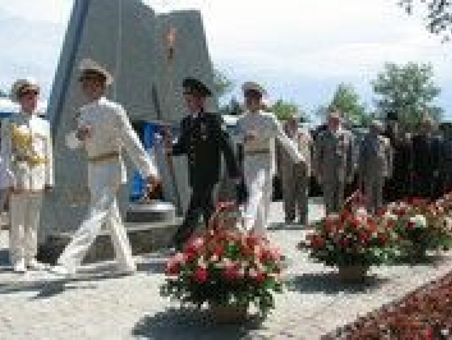 В Запорожье на ДЖД открыли мемориальный комплекс, возведенный зэками