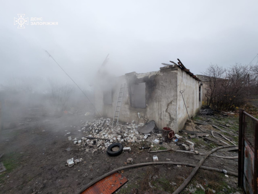 Вигорілий будинок у Запорізькому районі