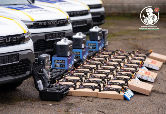 У Запоріжжі передали техніку на понад 8 млн грн для патрульних та підрозділу, що працює на фронті (фото)