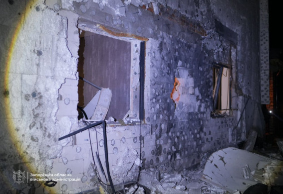 У Запоріжжі ввечері БПЛА вдарив по приватному сектору: пошкоджено житлові будинки (фото, відео)