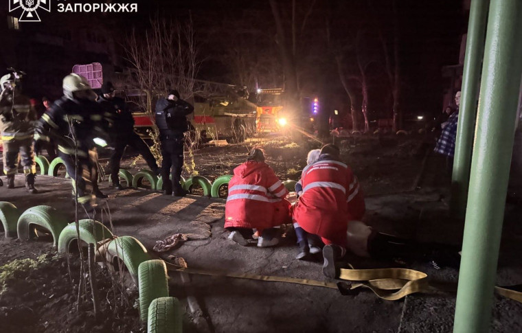 В одному із районів Запоріжжя у пожежі загинула жінка (фото, відео)