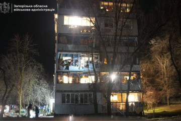 Росіяни тричі вдарили по Запоріжжю КАБами: пошкоджено будинок, є поранені (фото, відео)