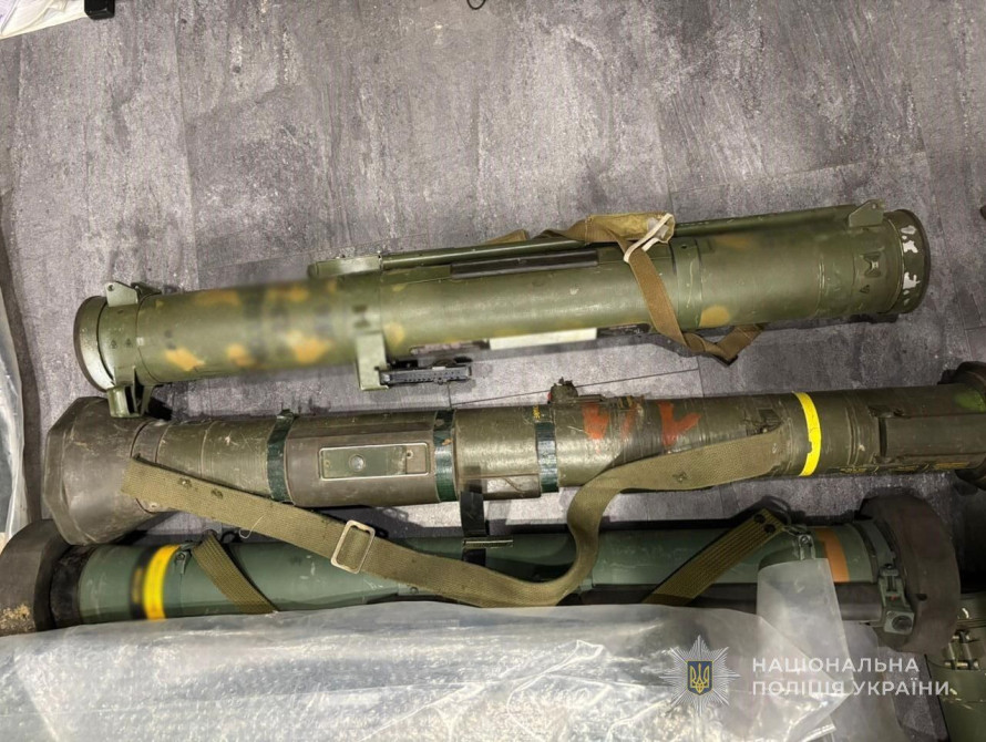 Запоріжець продавав зброю іноземцю, а потім вбив його