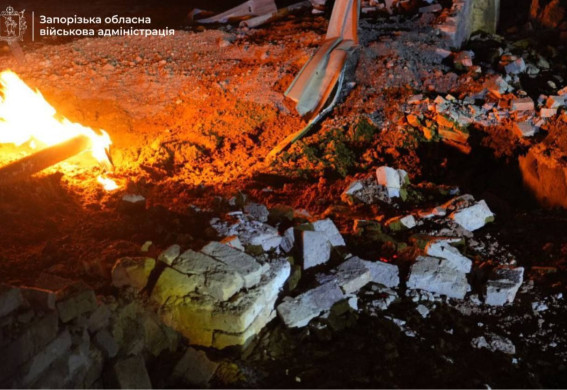 Росіяни вдарили по Запоріжжю: пошкоджено будинки, є постраждала (фото, відео)