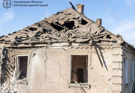 Понад 900 ударів по Запорізькій області за добу, є поранена: зведення