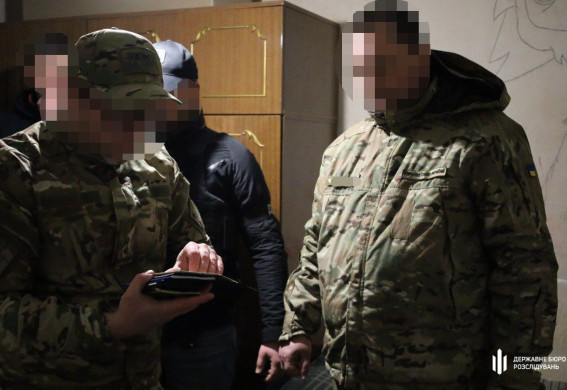 На Запорізькому напрямку керівник фінансової служби бригади привласнив майже 10 млн грн та витрачав на азартні ігри (фото, відео)