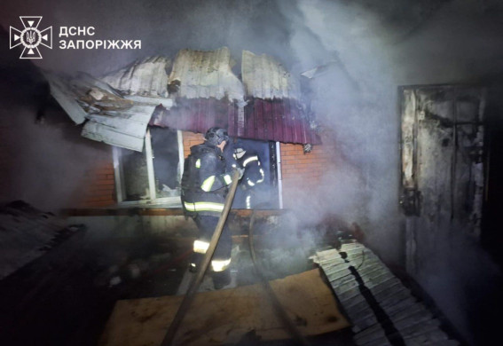 Наслідки ворожих ударів по Запоріжжю та області: сталося шість пожеж, є поранений (фото)