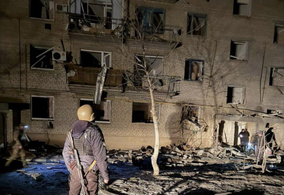 Удар по Комишувасі на Запоріжжі: є загиблий та щонайменше десятеро поранених (фото, відео)