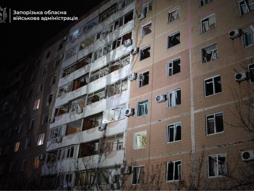 Пошкоджена багатоповерхівка у Запоріжжі