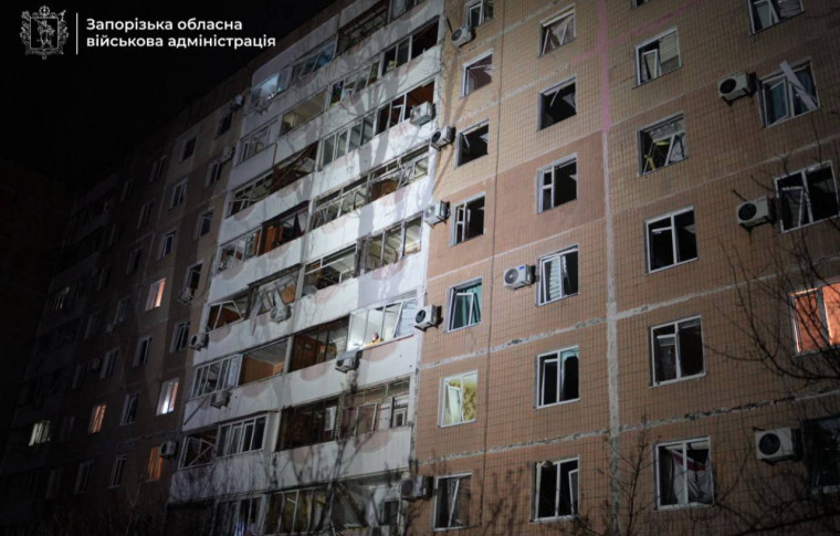 Росіяни атакували Запоріжжя дронами: є поранений та пошкоджені житлові будинки (фото, відео)