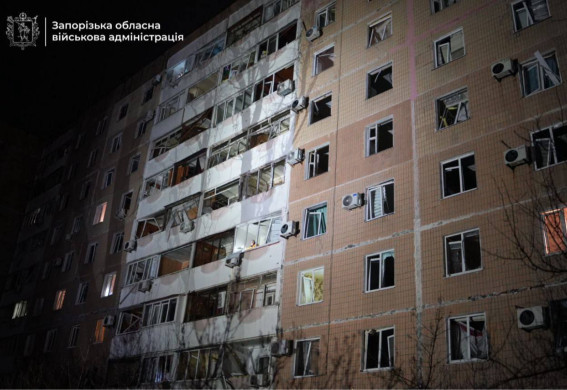 Росіяни атакували Запоріжжя дронами: є поранений та пошкоджені житлові будинки (фото, відео)