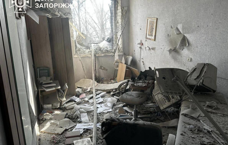 Росіяни вдарили по гінекологічному відділенню Запорізького пологового будинку: подробиці (фото, відео)