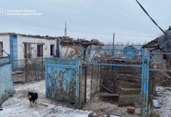 Окупанти вдарили по Запорізькому району: є загибла та поранена