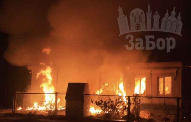 Жінка у вогні вистрибнула з вікна: наслідки удару по Запорізькому району (відео 18+)