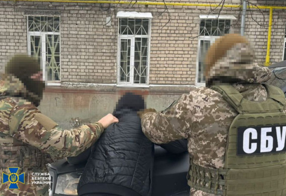 Військовий вивозив зброю з фронту до Запоріжжя для продажу (фото)