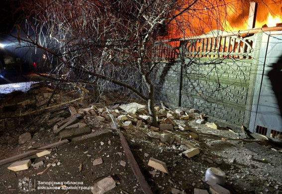 Росіяни вдарили по будинку у Запоріжжі: є поранені (фото)