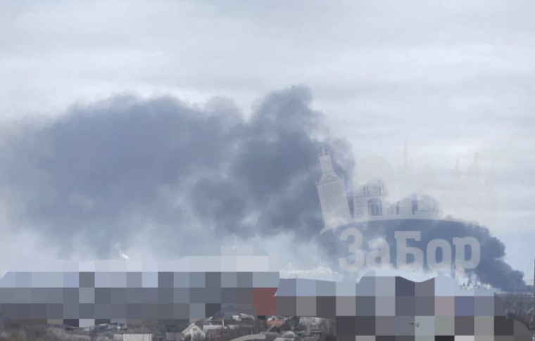 У Запоріжжі під час чергової атаки шахедів чули вибухи й бачать великий стовп диму (фото, відео)