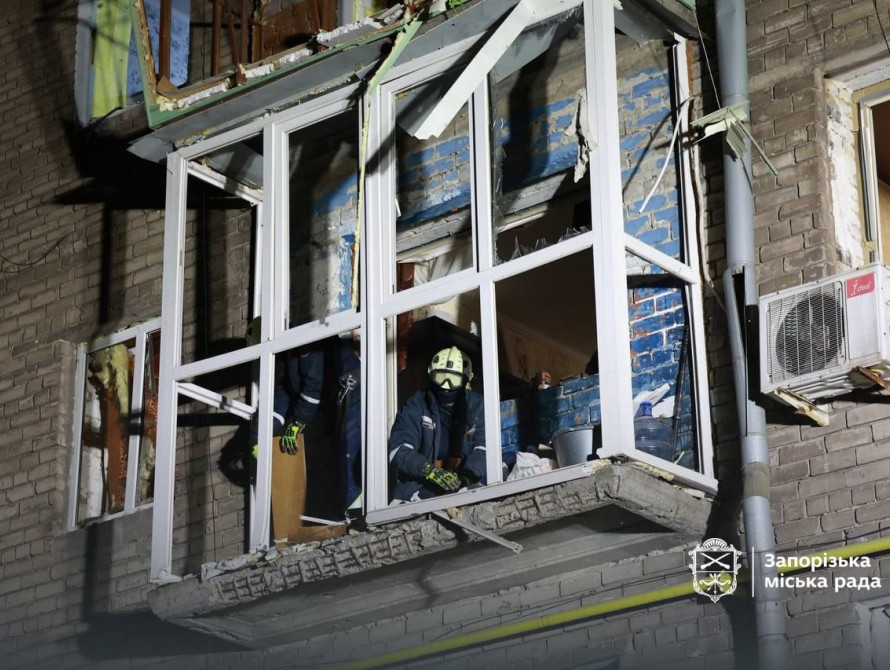 Пошкоджена багатоповерхівка у Запоріжжі