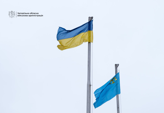 У Запоріжжі підняли кримськотатарський прапор до Дня спротиву окупації Криму (фото)