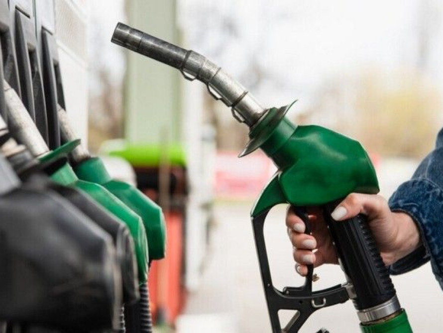 На АЗС в Україні продовжують зростати ціни на пальне