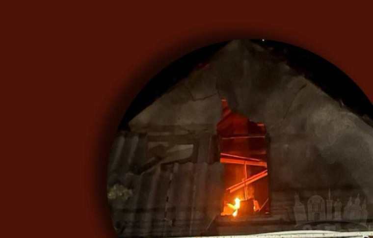 Росіяни атакували Запоріжжя шахедами: спалахнула пожежа у приватному секторі (фото)