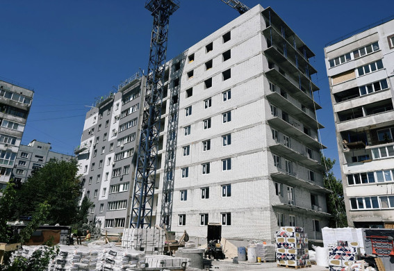 У Запоріжжі завершили відбудову ще однієї багатоповерхівки пошкодженої обстрілом (фото)
