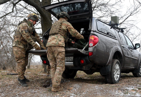 Пікапи для «Хортиці»: Метінвест передав автівки для підрозділу БПЛА на Запоріжчині