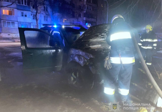 У Запоріжжі хлопець підпалив авто військового, бо хотів "легких грошей" (фото)