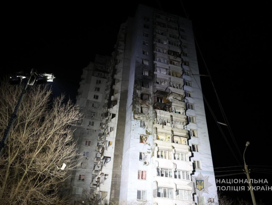 Наслідки удару по багатоповерхівці у Запоріжжі