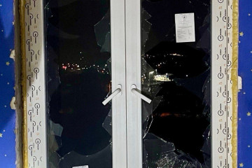 У Запоріжжі дрон влучив у багатоповерхівку (фото)