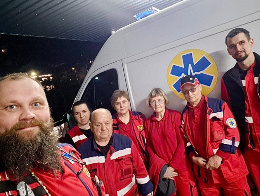 Бригада медиків, яка рятувала жінку у Запоріжжі