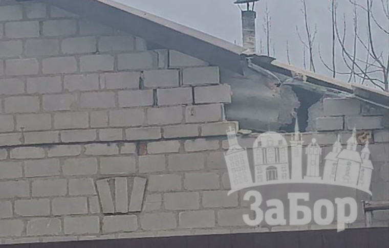 Одна із ракет, якими росіяни атакували Запоріжжю, пробили стіну приватного будинку, але не розірвалася  (фото)