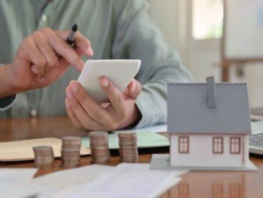 Колаж: нерухомість та борги