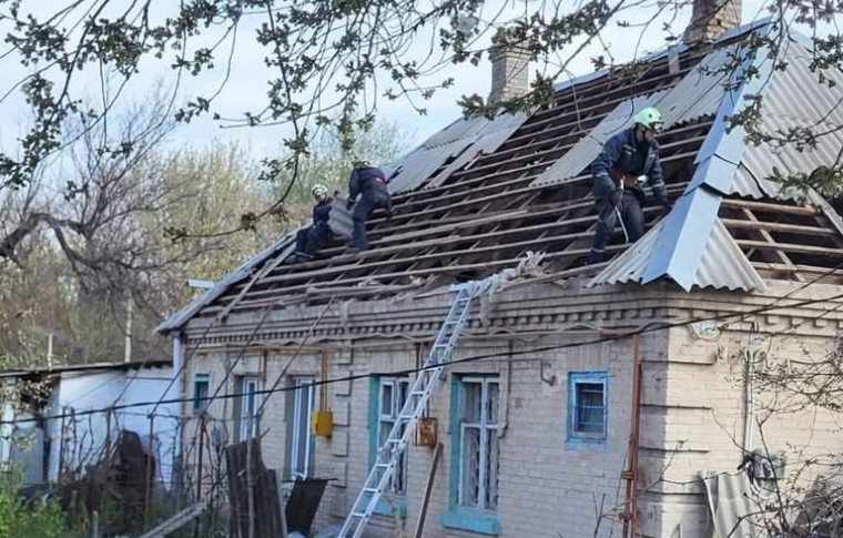 Наслідки ударів КАБами по Запоріжжю: прильоти по житлових кварталах і дитсадку, що розповідають очевидці? (відео)