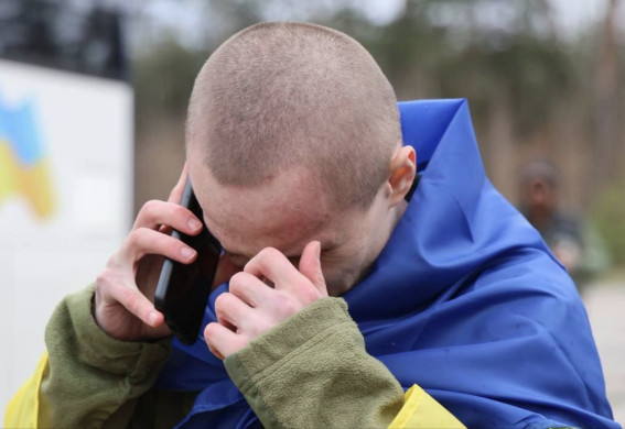 Великий обмін полоненими: 13 захисників із Запорізької області повернулися додому (фото, відео)