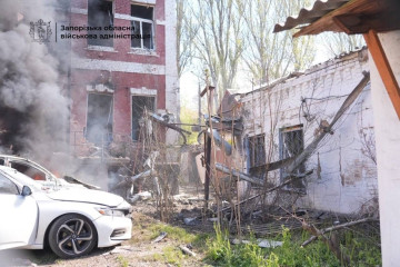 У Запоріжжі в одному із районів зафіксовано щонайменше три влучання (фото, відео)