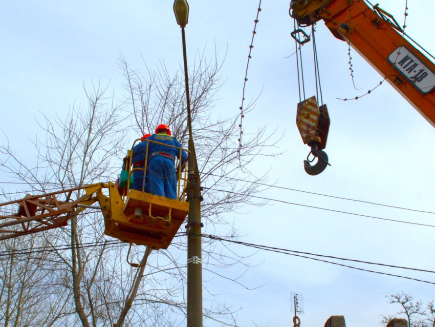 Відновлення електропостачання після російських атак на Запоріжжі
