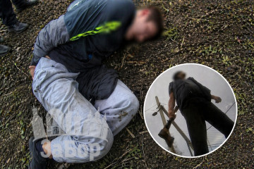 У Запоріжжі чоловік напав із сокирою на патрульних під час затримання водія-втікача (відео)