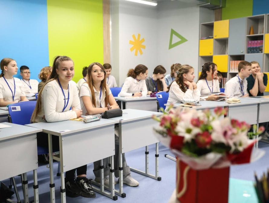 Заняття в підземній школі Запоріжжя