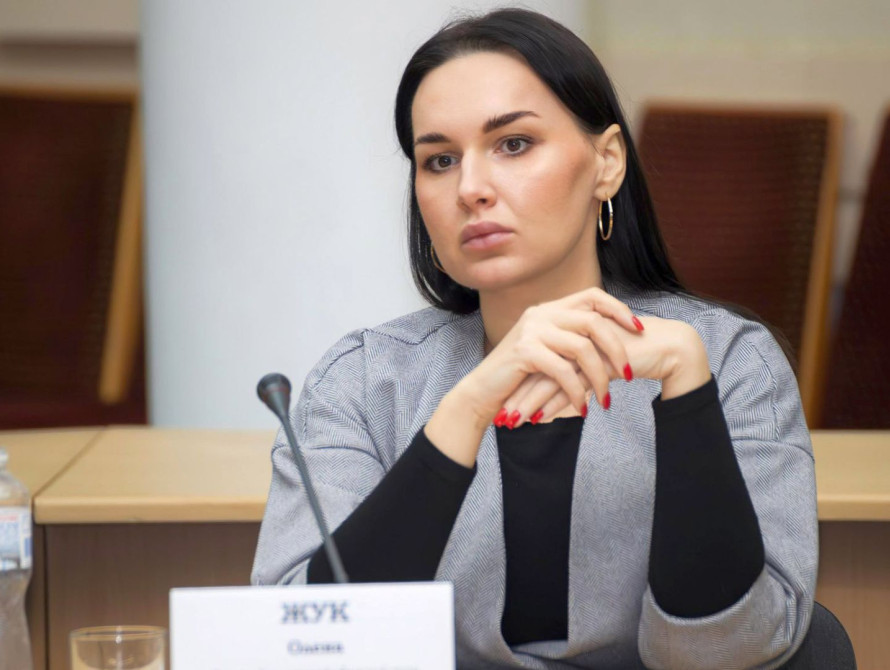 Олена Жук