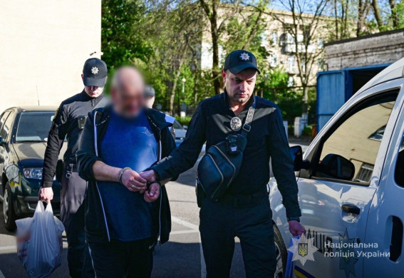 У Запоріжжі чоловік викрав ноутбуки з приміщення військової адміністрації та продав їх за 9 тисяч гривень (фото, відео)
