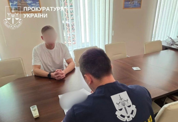 Посадовця Запорізької митниці підозрюють у продажі службової інформації