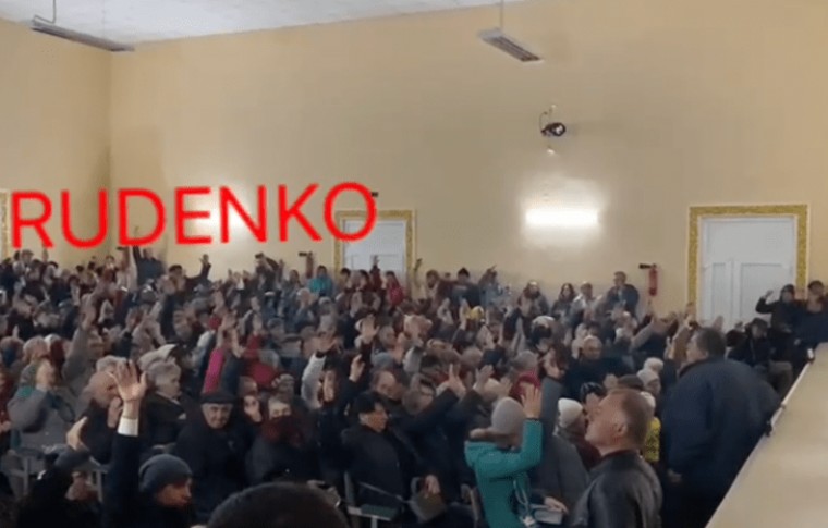 Российские пропагандисты опубликовали видео, на котором жители Розовки якобы голосуют за присоединение к ДНР