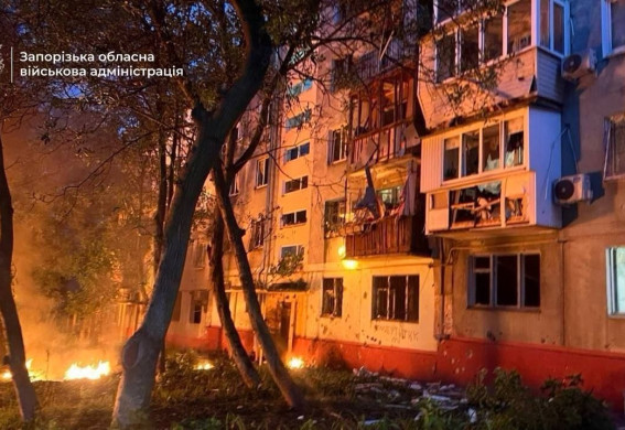 Нічний удар по Запоріжжю: пошкоджено багатоповерхівки, є поранені (фото, відео)