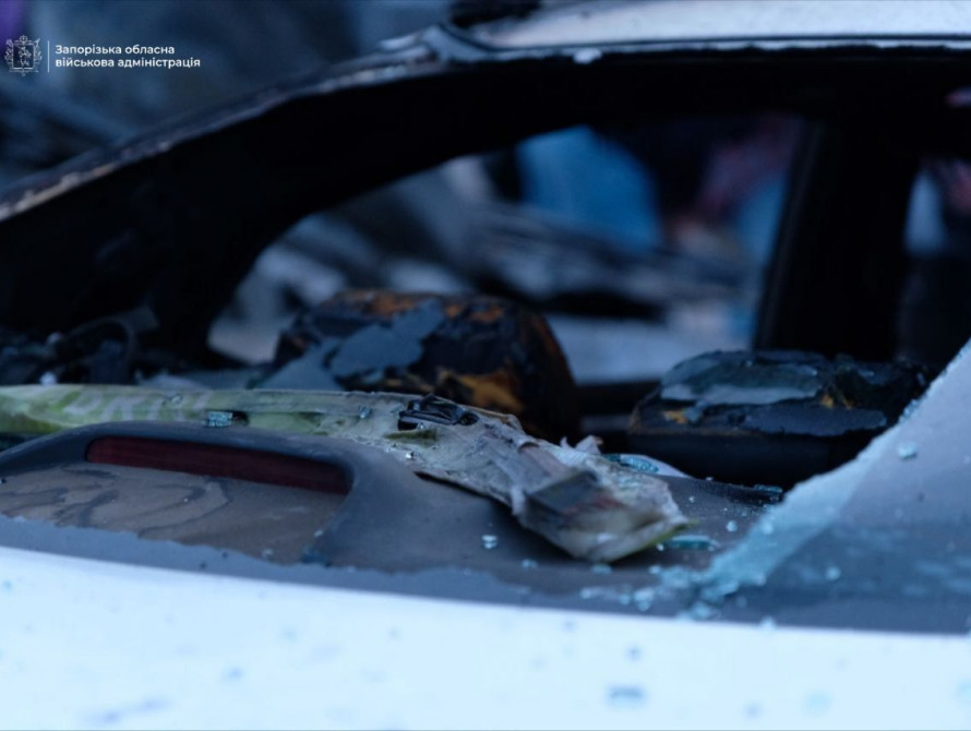 Наслідок удару фпв-дрону по Запоріжжю
