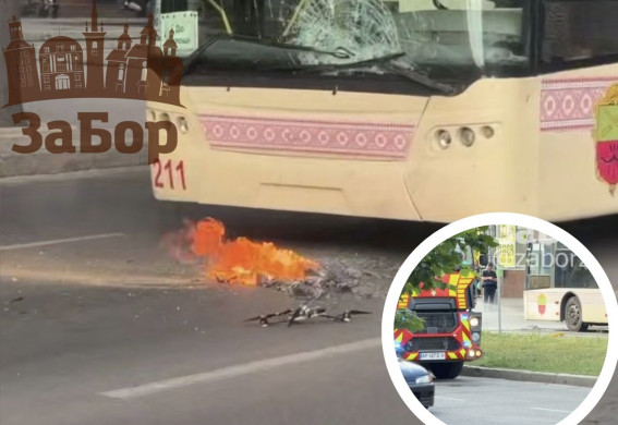 У Запоріжжі FPV-дрон атакував тролейбус на проспекті в районі Лахті (фото, відео)