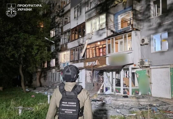 У Запоріжжі через удар реактивного дрона загинула жінка, кількість поранених зросла до 11 (фото, відео)