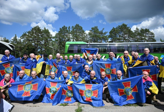 Додому повернулися 11 військових із Запорізької області під час нового обміну полоненими