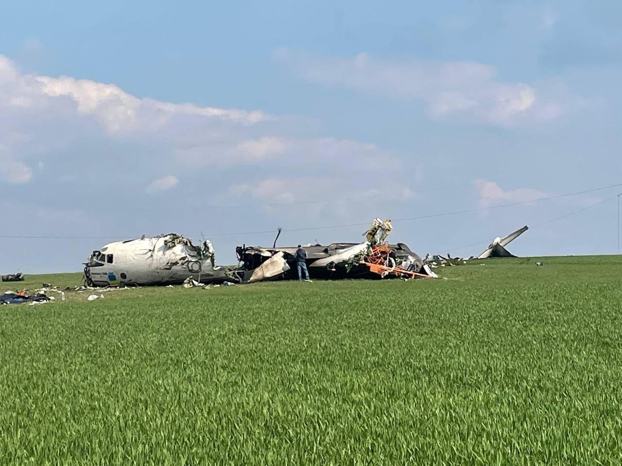 В результате авиакрушения АН-26 под Запорожьем, погиб один из пилотов -  ЗОВА (фото, видео)